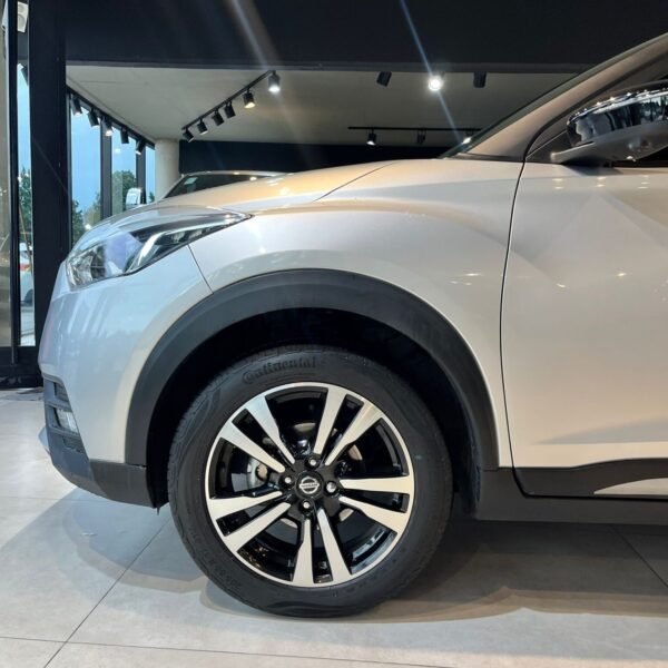 NISSAN KICKS 1.6 EXCLUSIVE BITONO CVT - Imagen 11