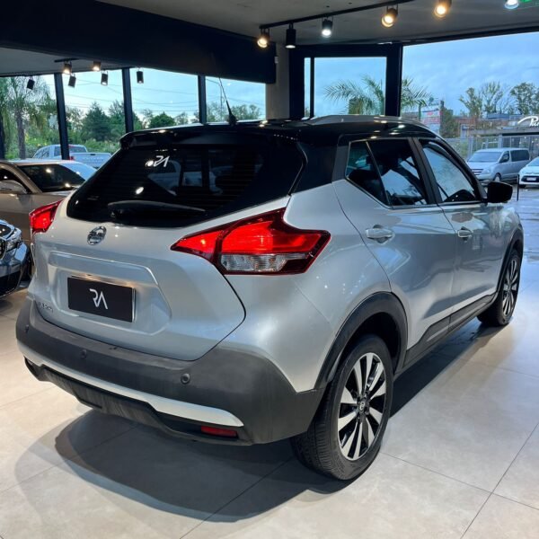 NISSAN KICKS 1.6 EXCLUSIVE BITONO CVT - Imagen 6