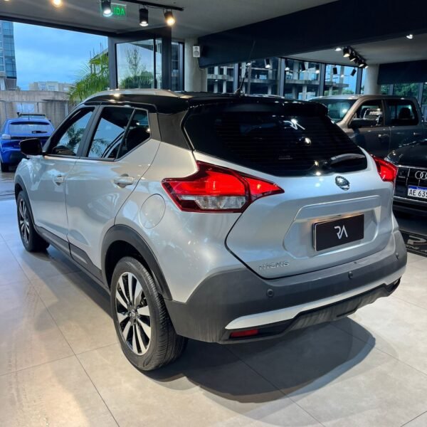 NISSAN KICKS 1.6 EXCLUSIVE BITONO CVT - Imagen 9