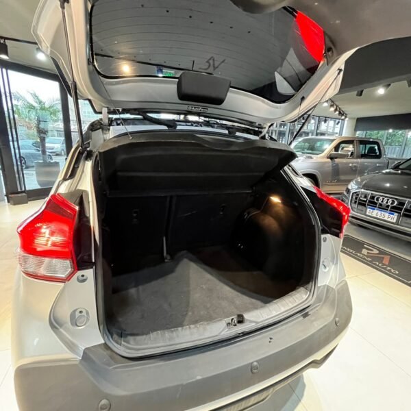 NISSAN KICKS 1.6 EXCLUSIVE BITONO CVT - Imagen 10