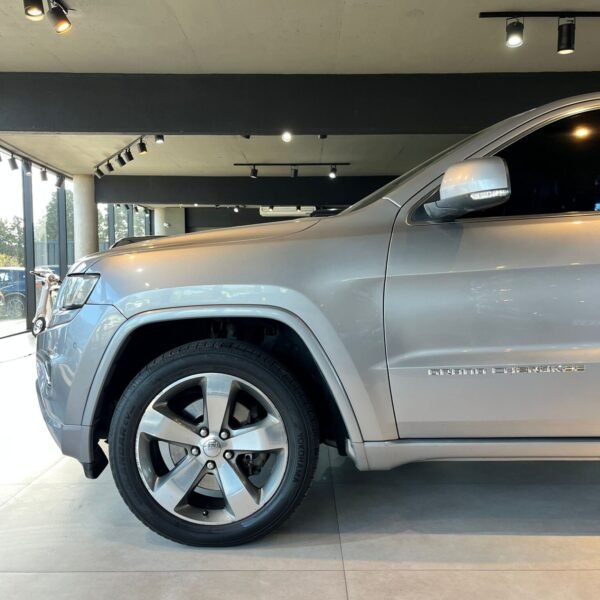 JEEP GRAND CHEROKEE 3.6 OVERLAND 286HP AT - Imagen 4