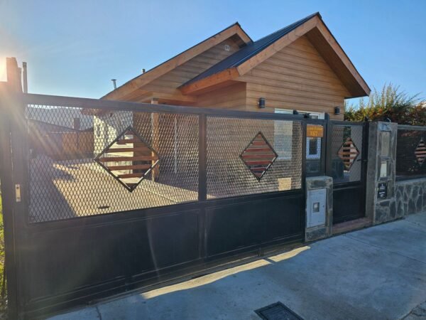 MODERNA CASA EN ESQUEL, CHUBUT