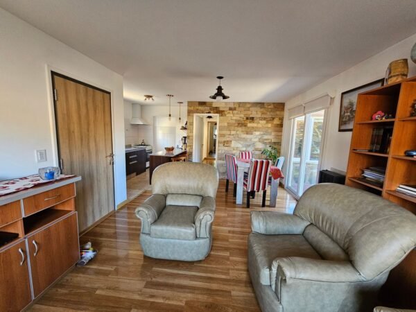 MODERNA CASA EN ESQUEL, CHUBUT - Imagen 7