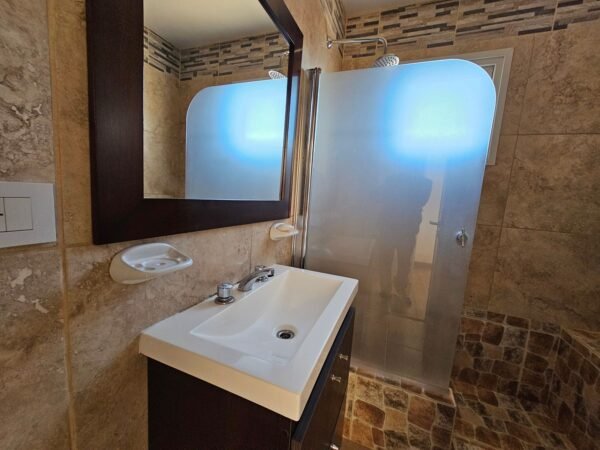 MODERNA CASA EN ESQUEL, CHUBUT - Imagen 18