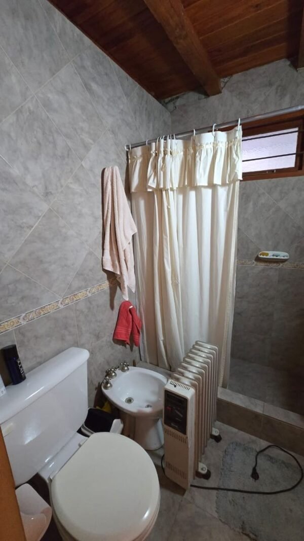 AMPLIA CASA EN ESQUEL, CHUBUT - Imagen 13