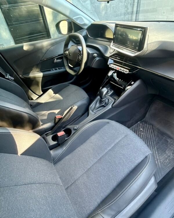 PEUGEOT 208 ALLURE PACK 1.6 – MODELO 2025 - Imagen 8