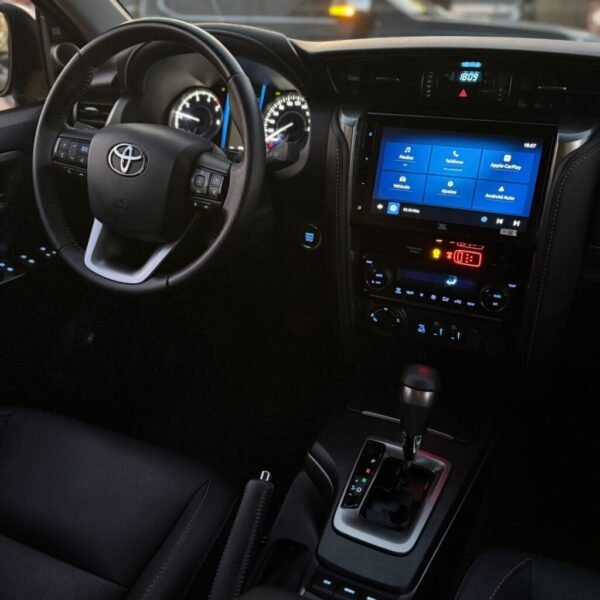 TOYOTA HILUX SW4 2.8 SRX 177CV 4×4 7AS AT - Imagen 10
