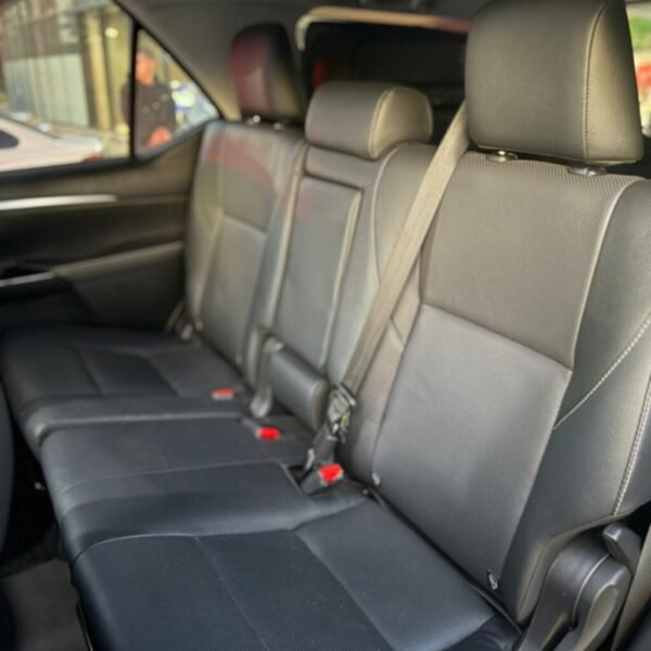TOYOTA HILUX SW4 2.8 SRX 177CV 4×4 7AS AT - Imagen 12