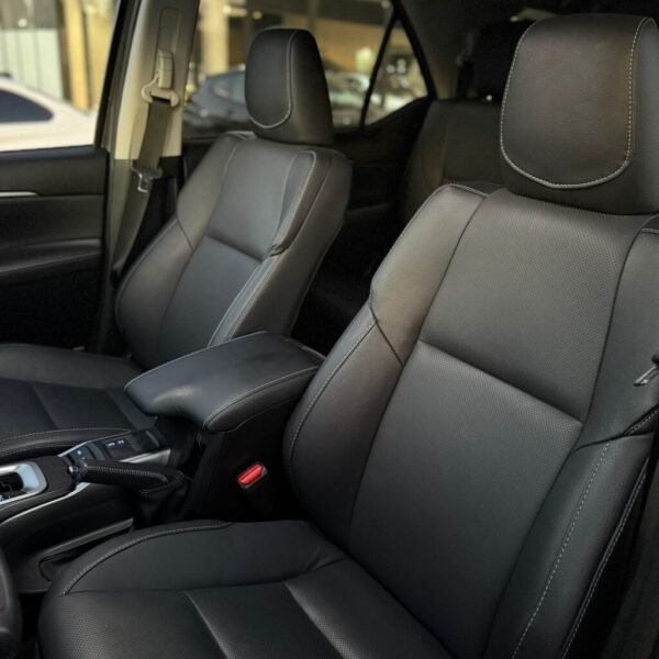 TOYOTA HILUX SW4 2.8 SRX 177CV 4×4 7AS AT - Imagen 13
