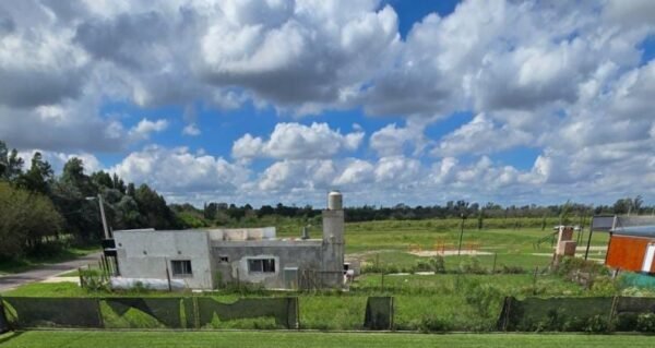 Vendo lote en barrio Fincas De Ibarlucea de 12 x 32 mts. - Imagen 7