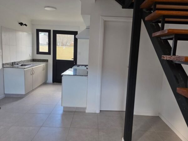 DEPARTAMENTO DE 2 DORMITORIOS C/PATIO EN Bº BUENOS AIRES, ESQUEL, CHUBUT - Imagen 3