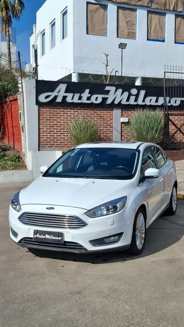 Ford Focus III 2.0 Sedan Titanium At6