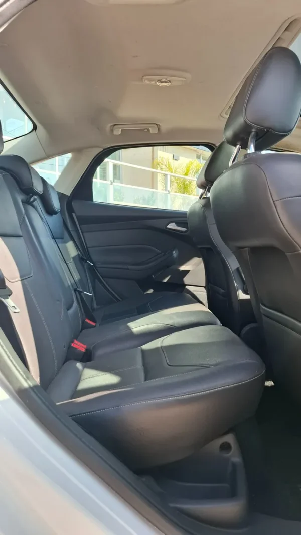 Ford Focus III 2.0 Sedan Titanium At6 - Imagen 17