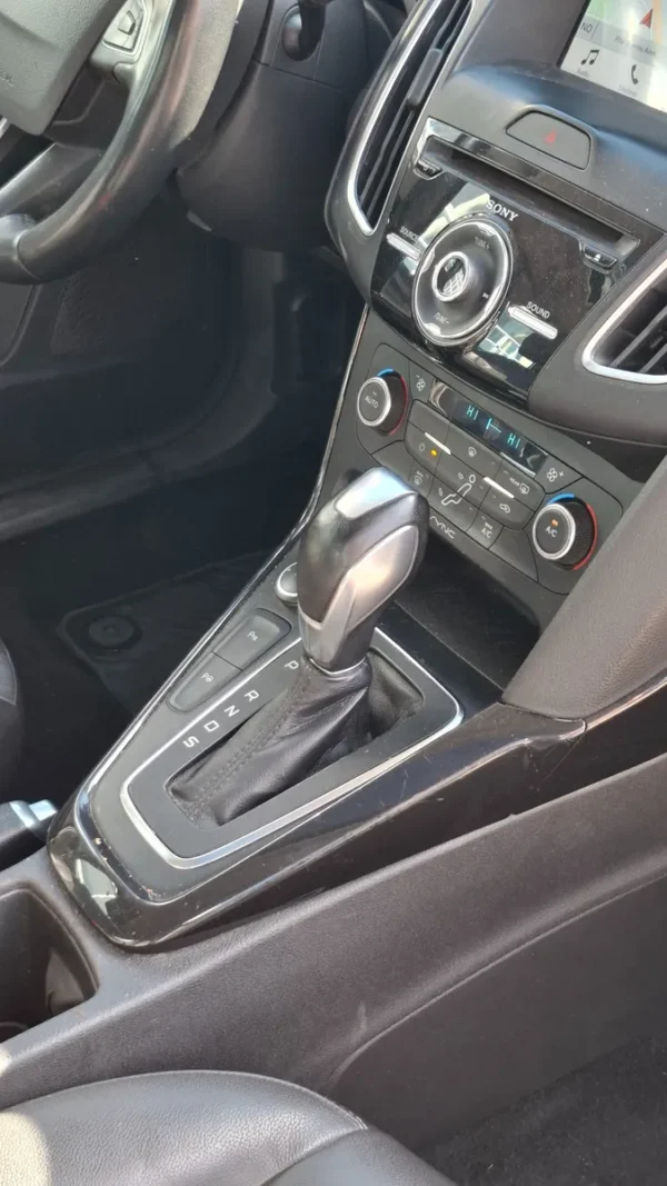 Ford Focus III 2.0 Sedan Titanium At6 - Imagen 22