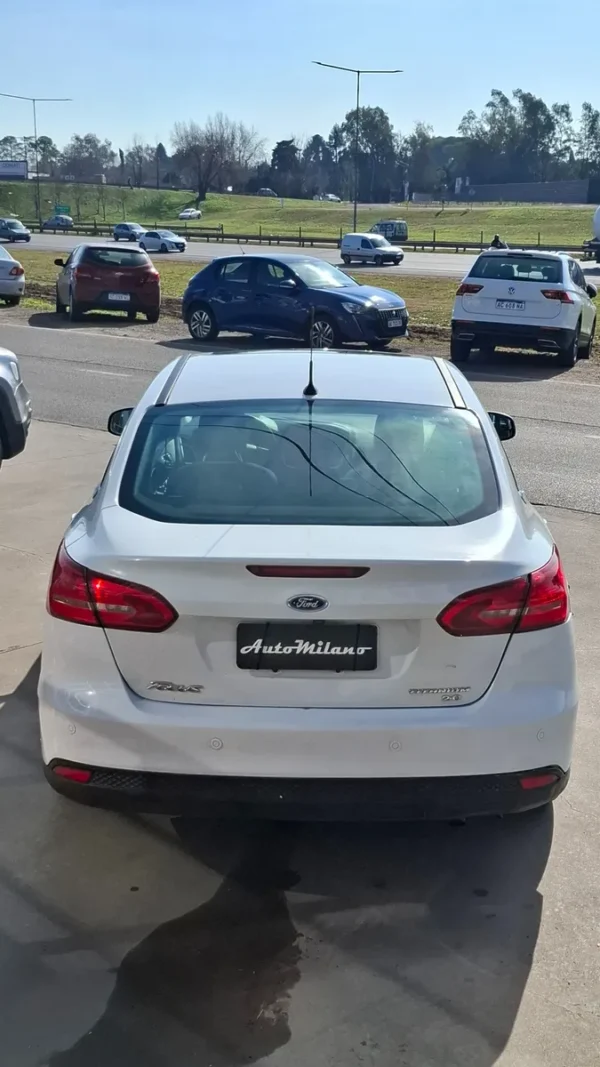 Ford Focus III 2.0 Sedan Titanium At6 - Imagen 6