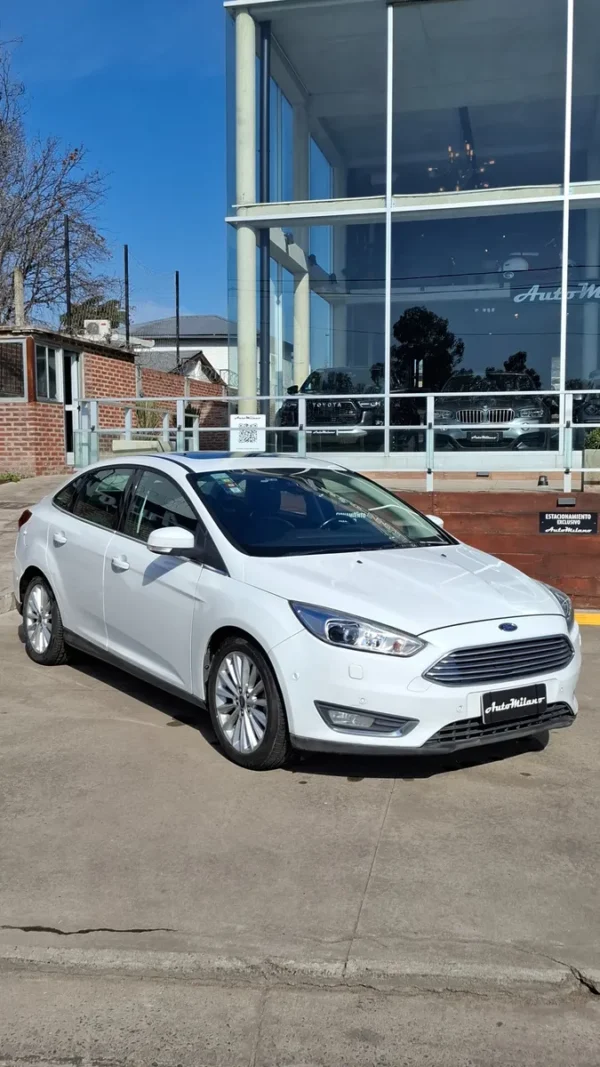 Ford Focus III 2.0 Sedan Titanium At6 - Imagen 3