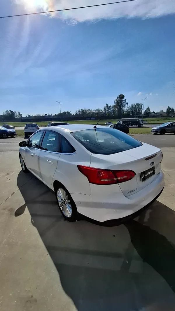 Ford Focus III 2.0 Sedan Titanium At6 - Imagen 7