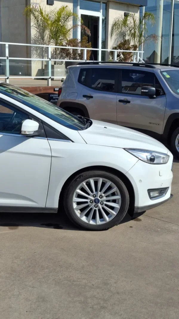Ford Focus III 2.0 Sedan Titanium At6 - Imagen 8