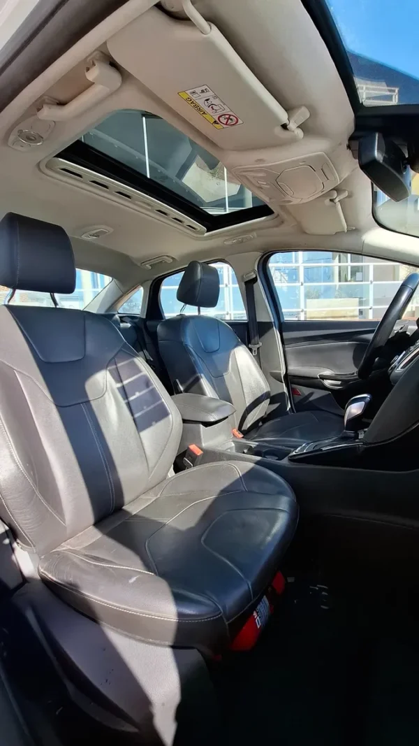 Ford Focus III 2.0 Sedan Titanium At6 - Imagen 15
