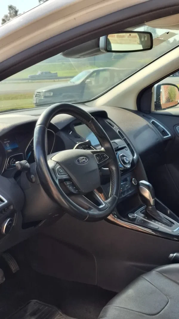 Ford Focus III 2.0 Sedan Titanium At6 - Imagen 13