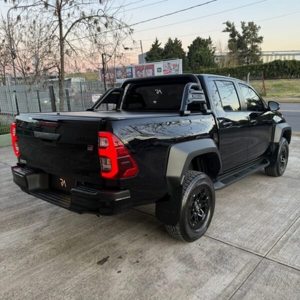 TOYOTA HILUX PICK-UP 2.8 CD GR-SPORT 224CV 4X4 AT - Imagen 7