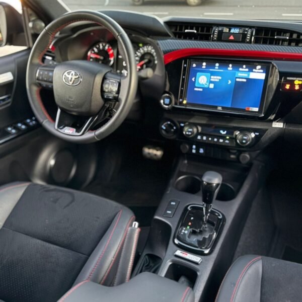 TOYOTA HILUX PICK-UP 2.8 CD GR-SPORT 224CV 4X4 AT - Imagen 16