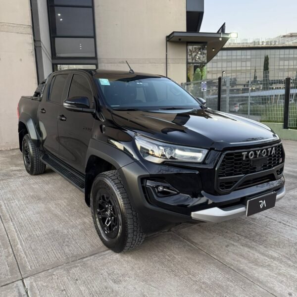 TOYOTA HILUX PICK-UP 2.8 CD GR-SPORT 224CV 4X4 AT - Imagen 4
