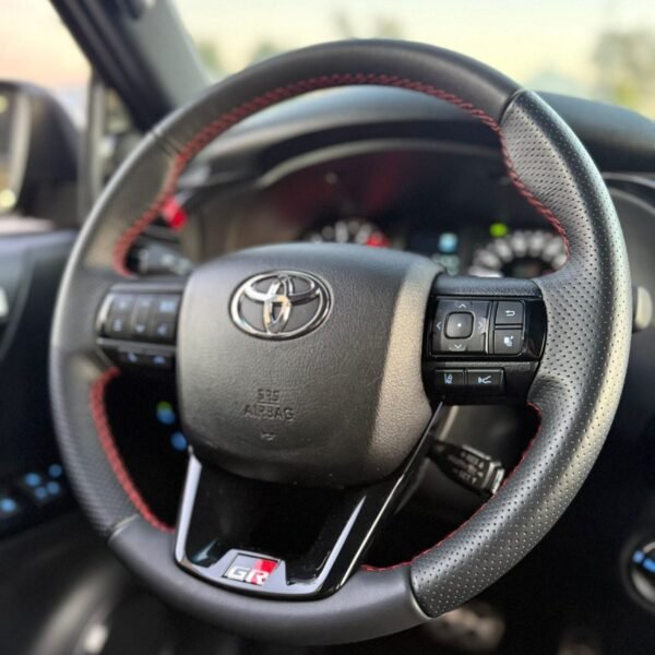 TOYOTA HILUX PICK-UP 2.8 CD GR-SPORT 224CV 4X4 AT - Imagen 18
