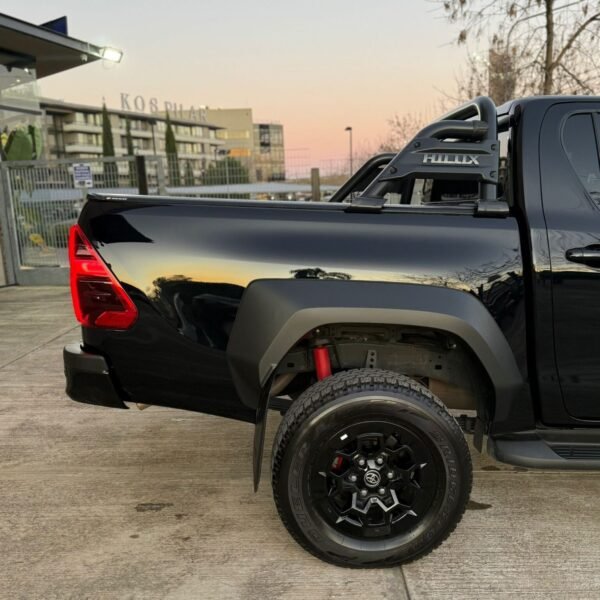 TOYOTA HILUX PICK-UP 2.8 CD GR-SPORT 224CV 4X4 AT - Imagen 12