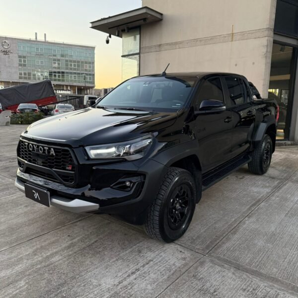 TOYOTA HILUX PICK-UP 2.8 CD GR-SPORT 224CV 4X4 AT - Imagen 14