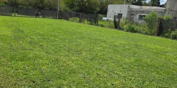 Vendo lote en barrio Fincas De Ibarlucea de 12 x 32 mts.