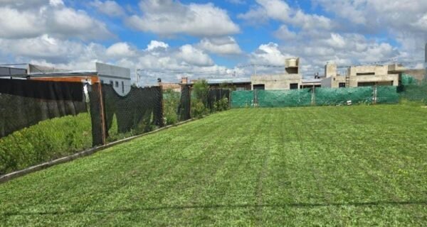 Vendo lote en barrio Fincas De Ibarlucea de 12 x 32 mts. - Imagen 3