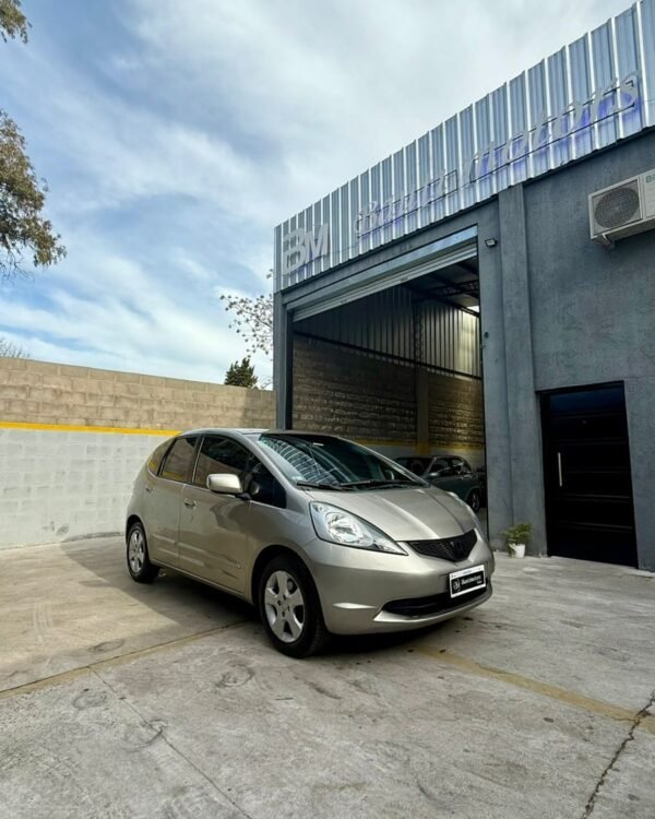 HONDA FIT LX 1.5 –
