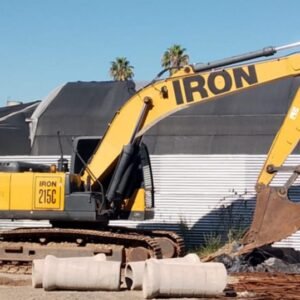 EXCAVADORA/RETROEXCAVADORA IRON XE215 BR