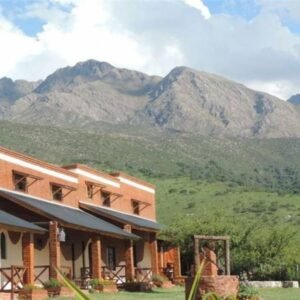 COMPLEJITO DE CABAÑAS Y CASA PRINCIPAL EN LUGAR DE ENSUEÑO