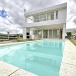 Casa a la venta ubicada en el Barrio Araucarias, Puertos del Lago, Escobar!